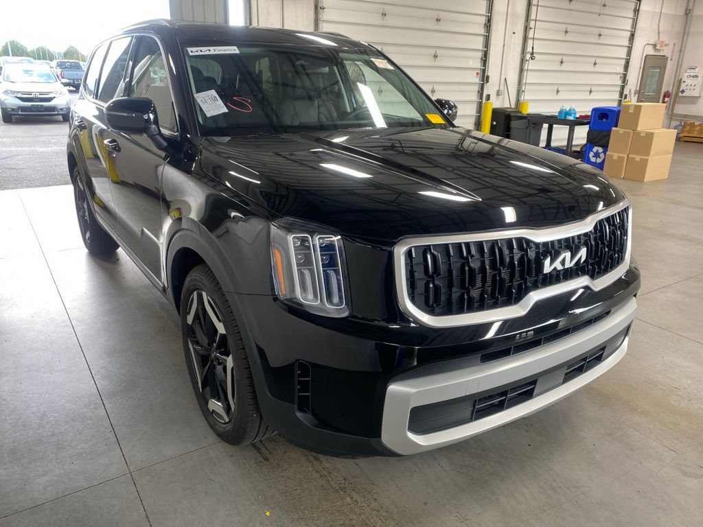 Used 2025 Kia Telluride EX