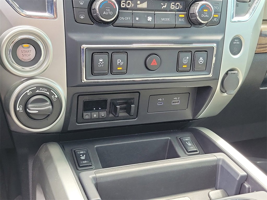 Used 2020 Nissan Titan SL w/ Moonroof Package image 28