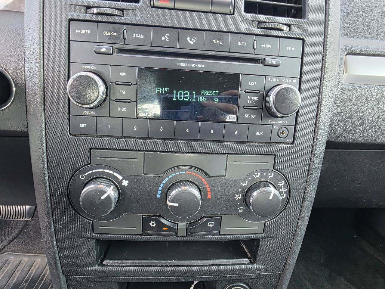 Used 2008 Chrysler 300 LX RWD image 18
