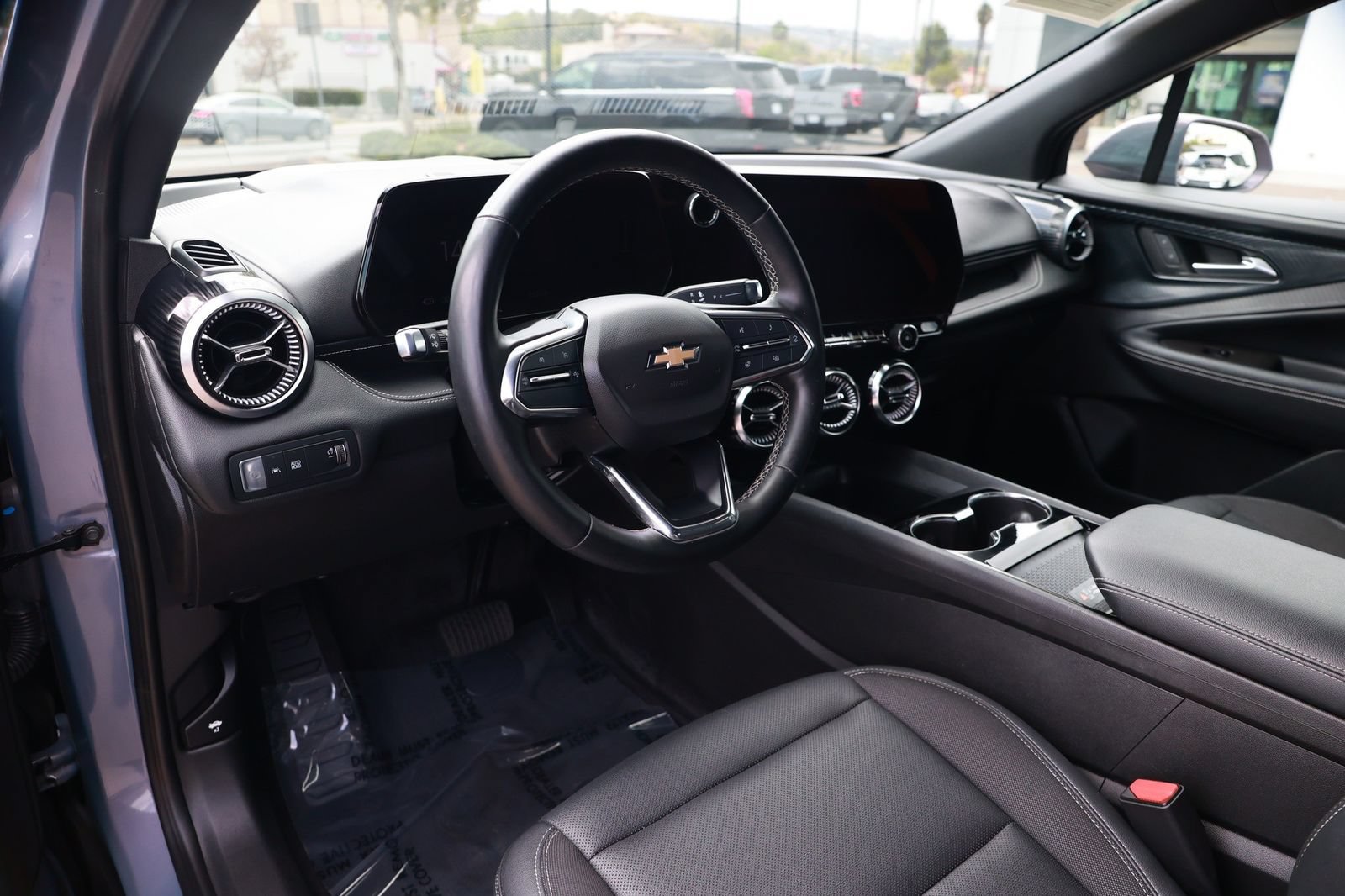 Used 2024 Chevrolet Blazer EV LT AWD/4WD image 17