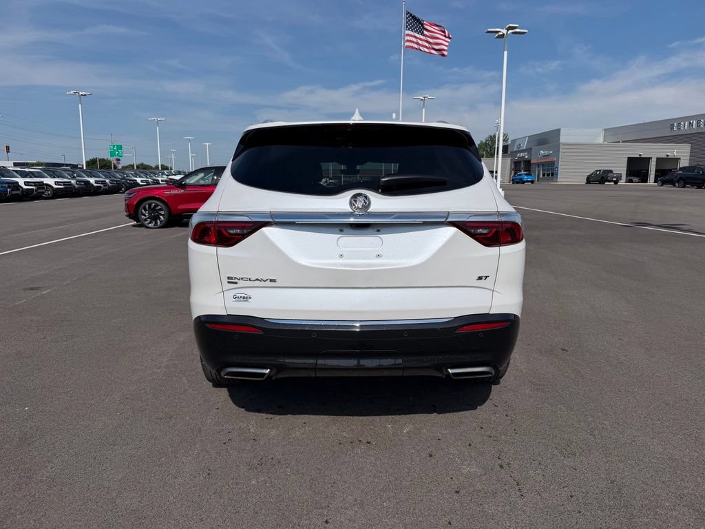 Used 2022 Buick Enclave Essence w/ Sport Touring Edition AWD/4WD image 6