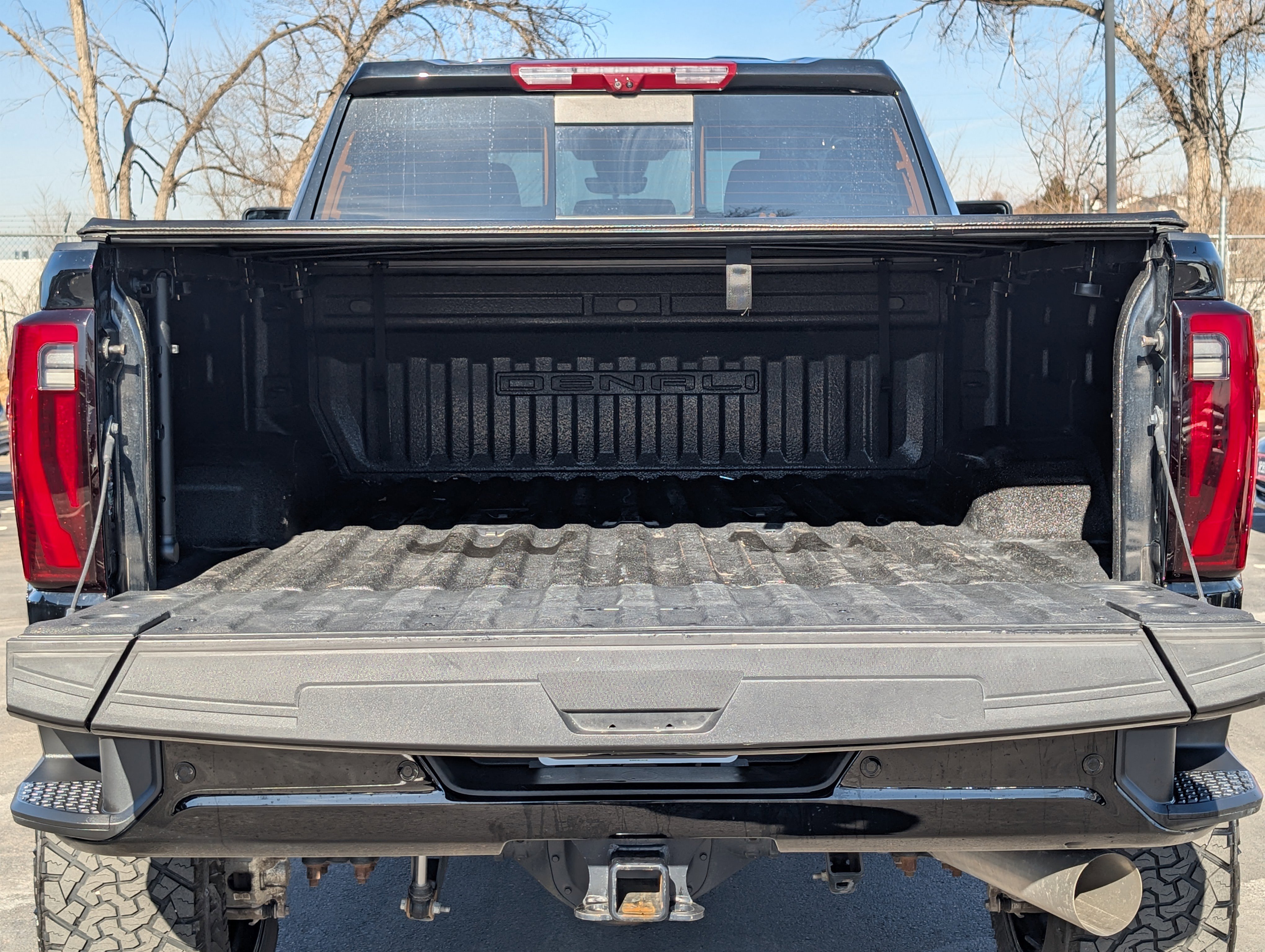 Used 2024 GMC Sierra 2500 Denali Ultimate w/ Max Trailering Package image 9