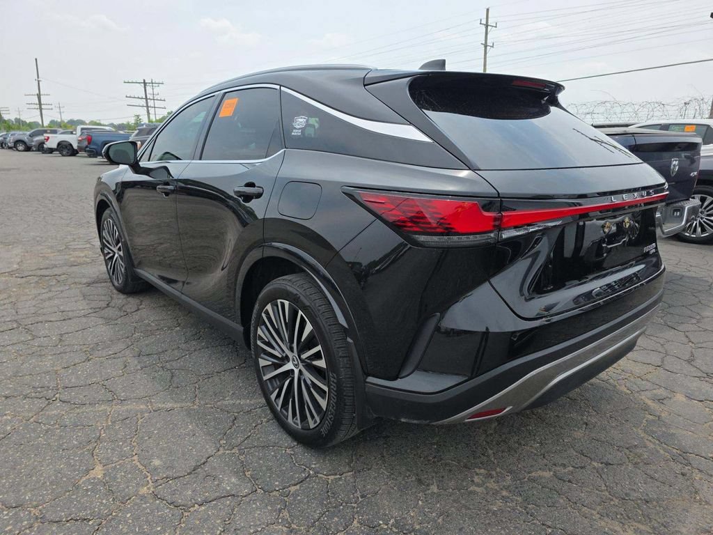 Used 2024 Lexus RX 350 AWD image 2