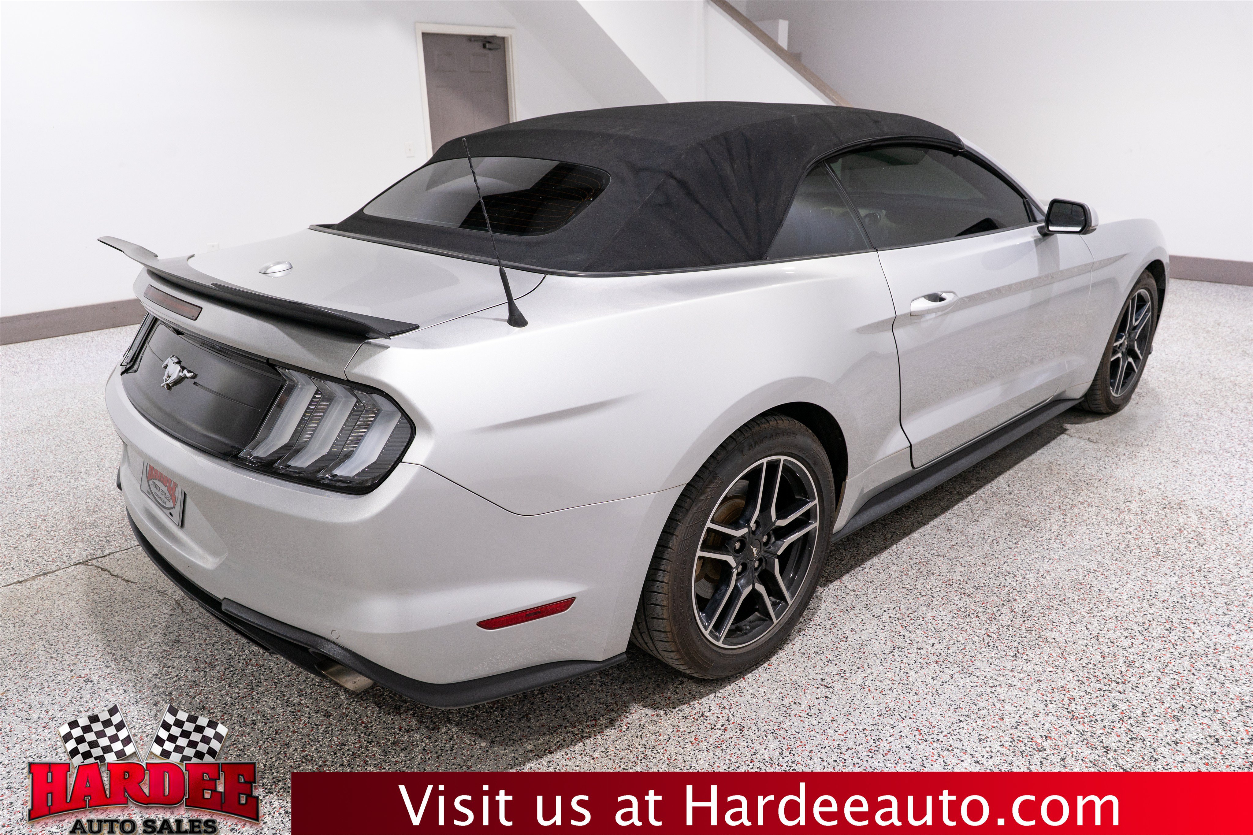 Used 2019 Ford Mustang Premium RWD image 9