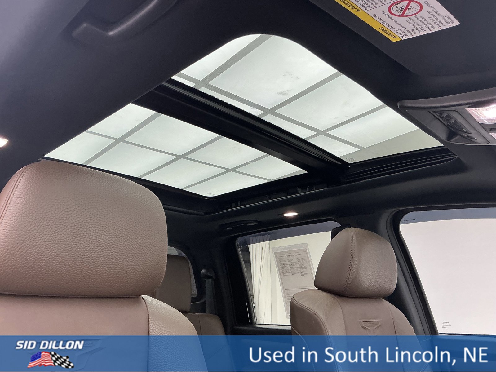 Used 2022 Nissan Titan Platinum Reserve w/ Moonroof Package image 25