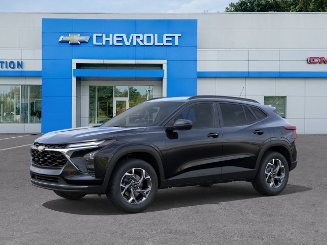New 2026 Chevrolet Trax LT w/ Driver Confidence Package FWD image 2