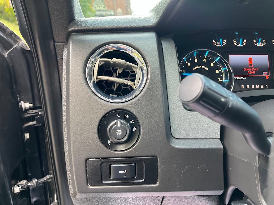 Used 2013 Ford F150 XLT w/ Luxury Equipment Group AWD/4WD image 11
