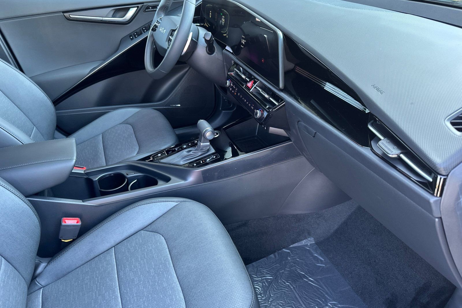 New 2026 Kia Niro SX image 16