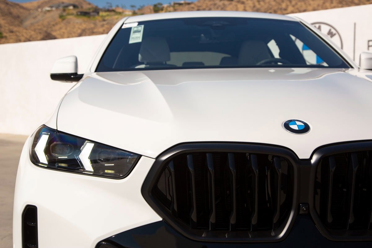 New 2026 BMW X6 xDrive40i image 9