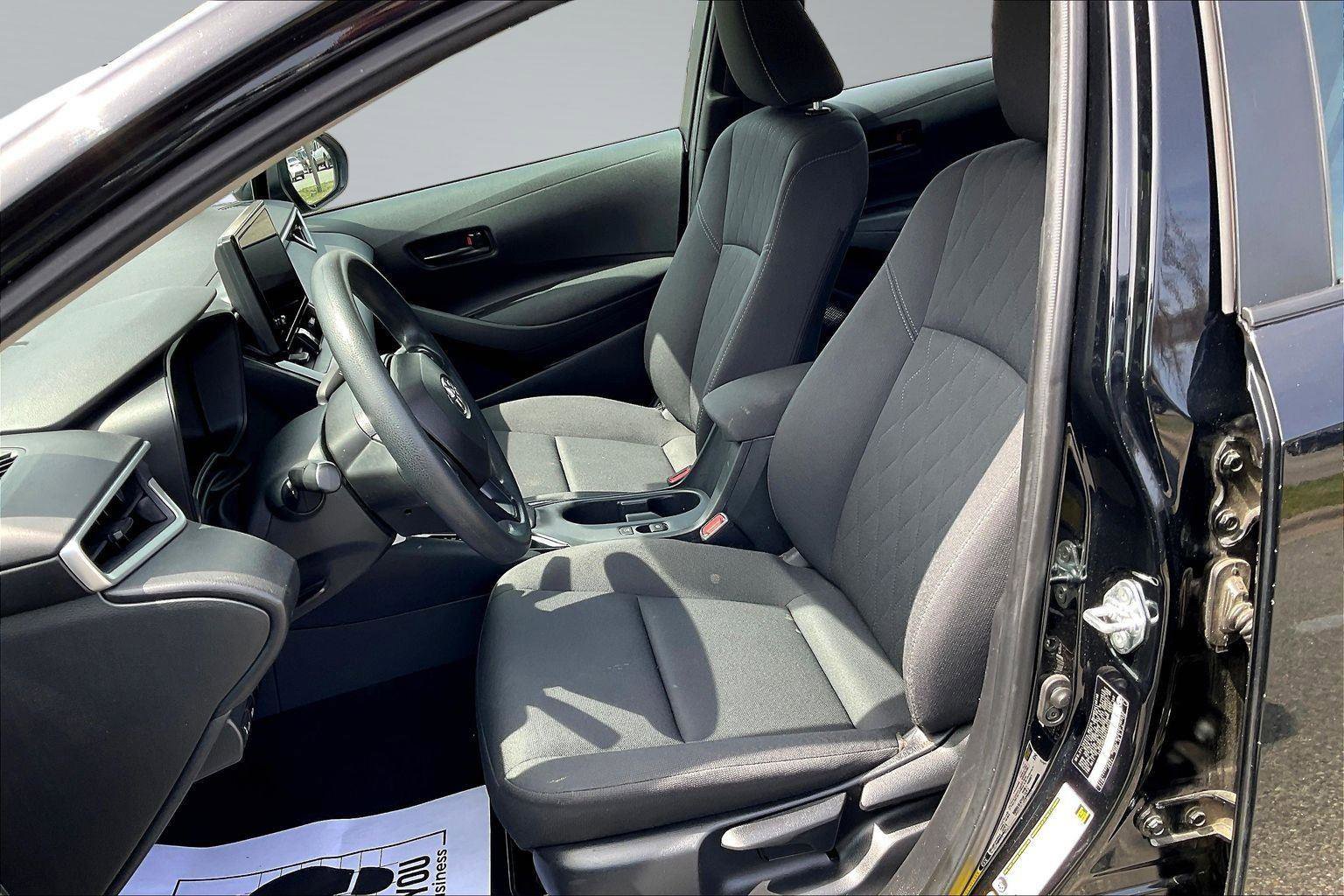 Used 2024 Toyota Corolla LE FWD image 25