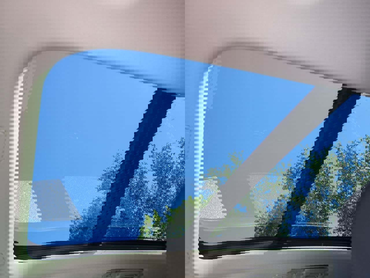 New 2026 Volvo XC90 T8 Plus image 18