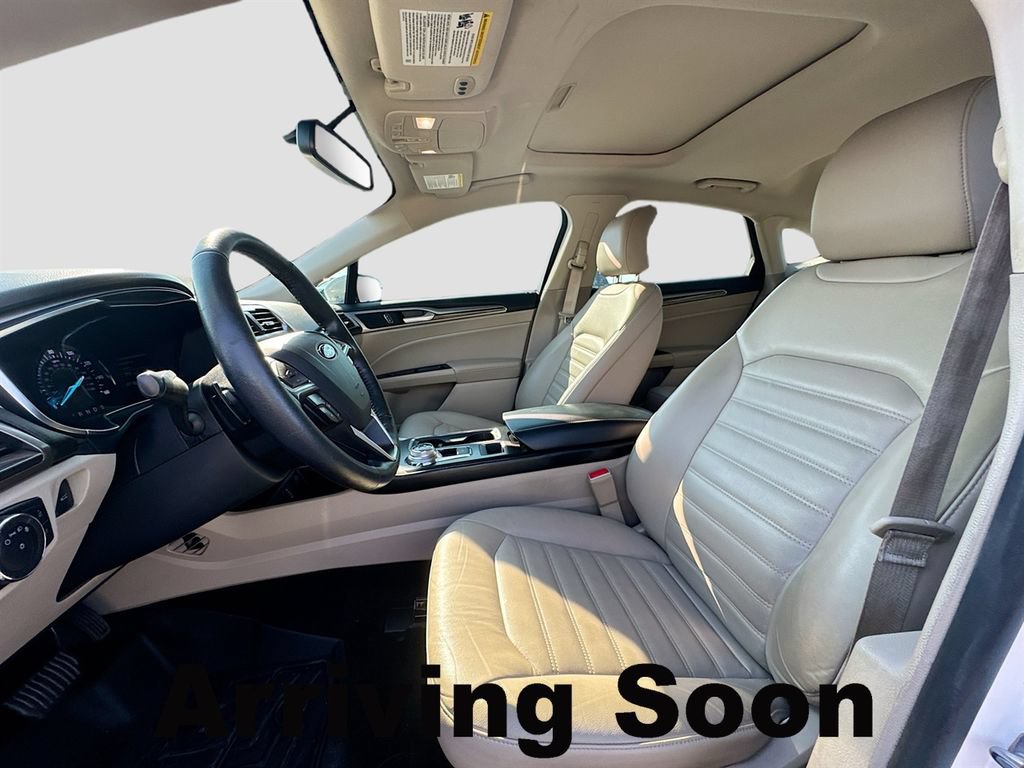 Used 2017 Ford Fusion SE w/ Fusion SE Technology Package AWD/4WD image 6