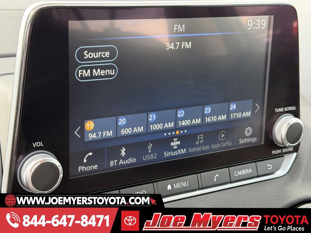 Used 2025 Nissan Sentra SV image 17