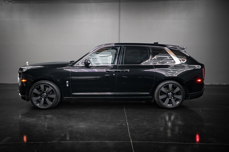 Used 2020 Rolls-Royce Cullinan AWD/4WD image 2
