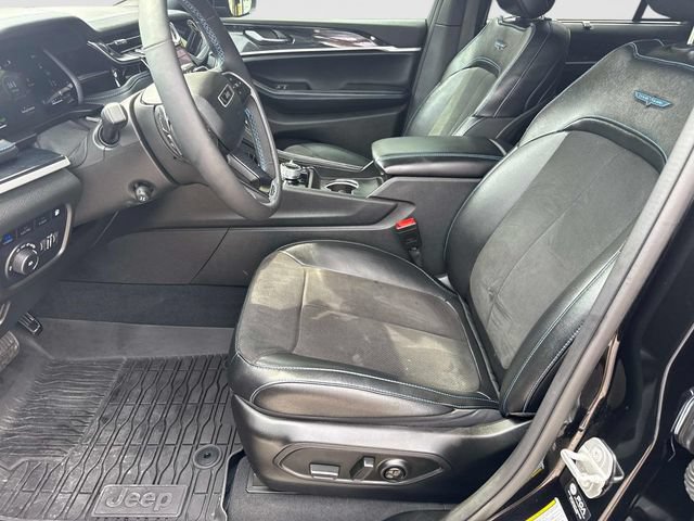 Used 2024 Jeep Grand Cherokee Trailhawk w/ Advanced Protech Group II AWD/4WD image 16