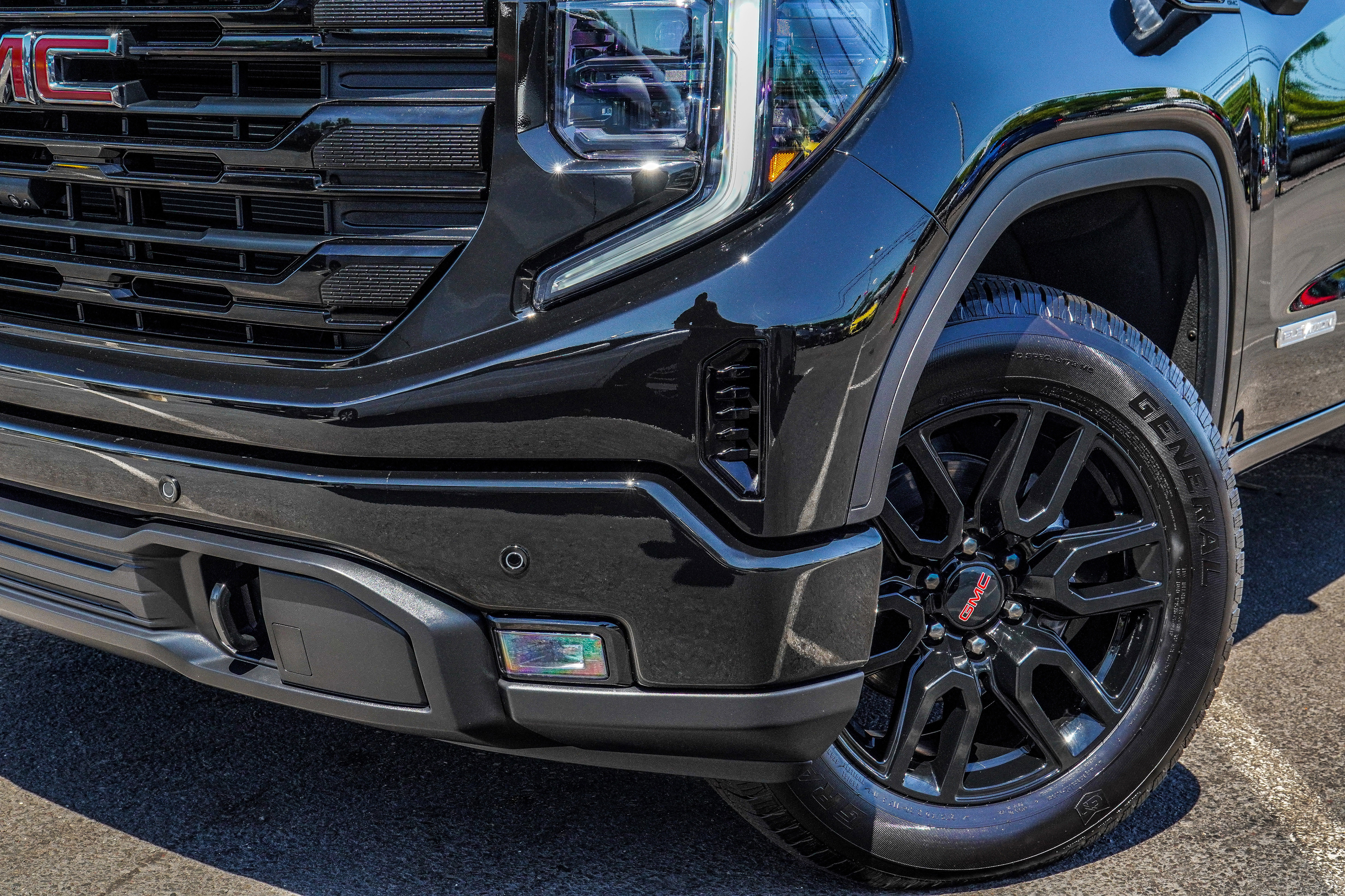 Used 2025 GMC Sierra 1500 Elevation w/ Elevation Premium Package image 10