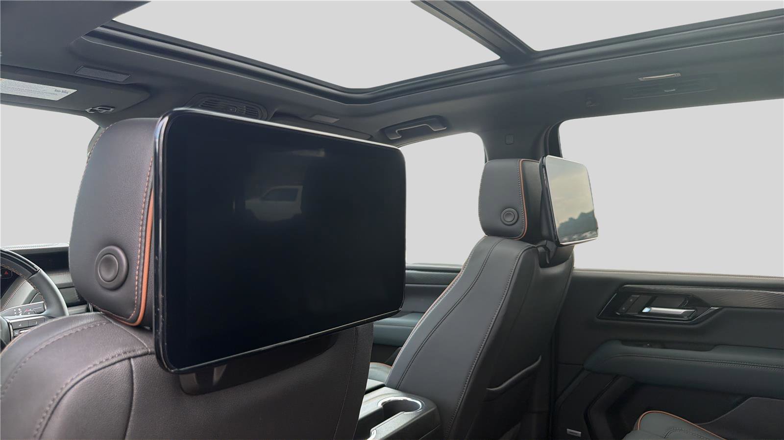 New 2026 GMC Yukon AT4 w/ AT4 Premium Plus Package image 18