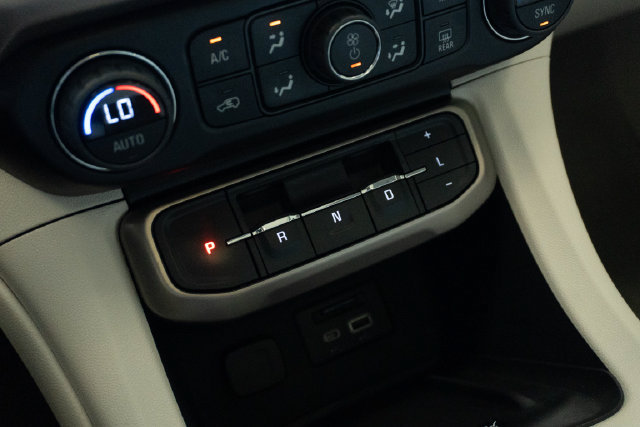 Used 2023 GMC Acadia Denali FWD image 33