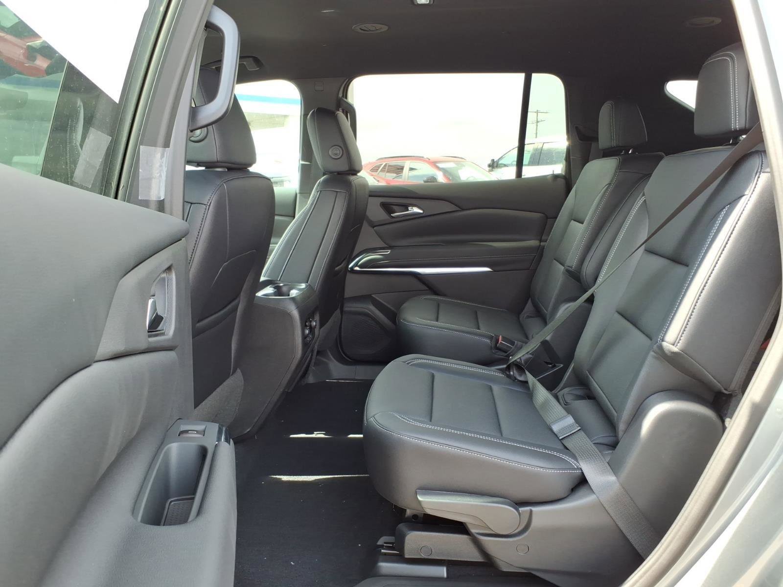 New 2026 Chevrolet Traverse LT image 9