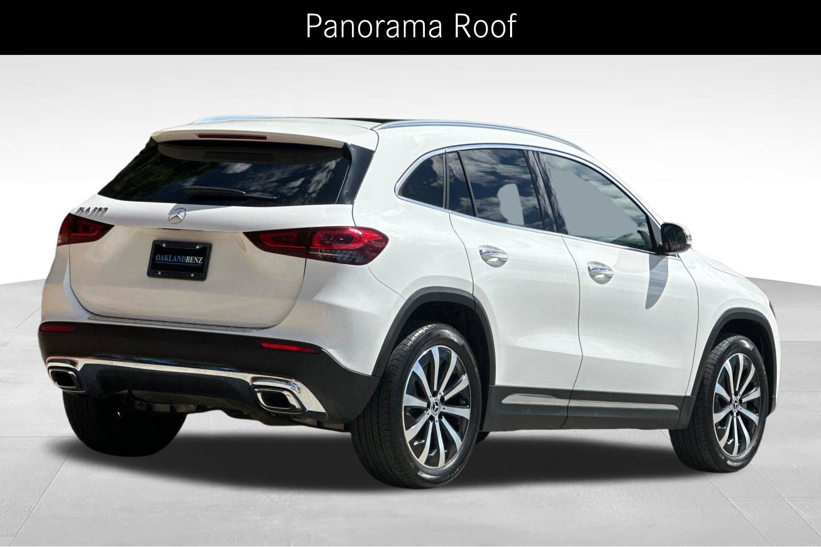 Certified 2023 Mercedes-Benz GLA 250 w/ Premium Package image 5