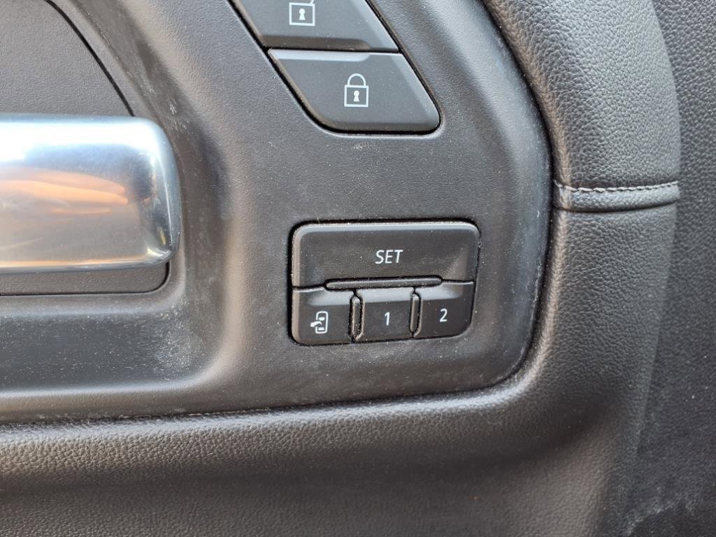 Used 2021 Chevrolet Silverado 1500 LTZ w/ LTZ Premium Package image 16