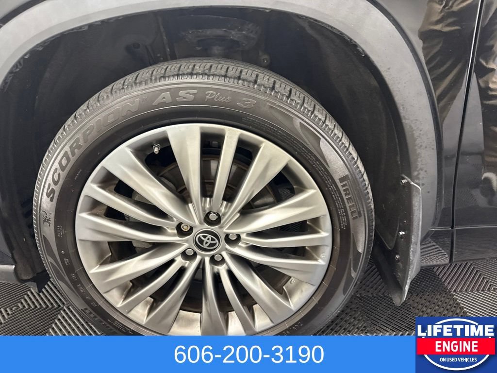 Used 2022 Toyota Highlander Platinum AWD/4WD image 12