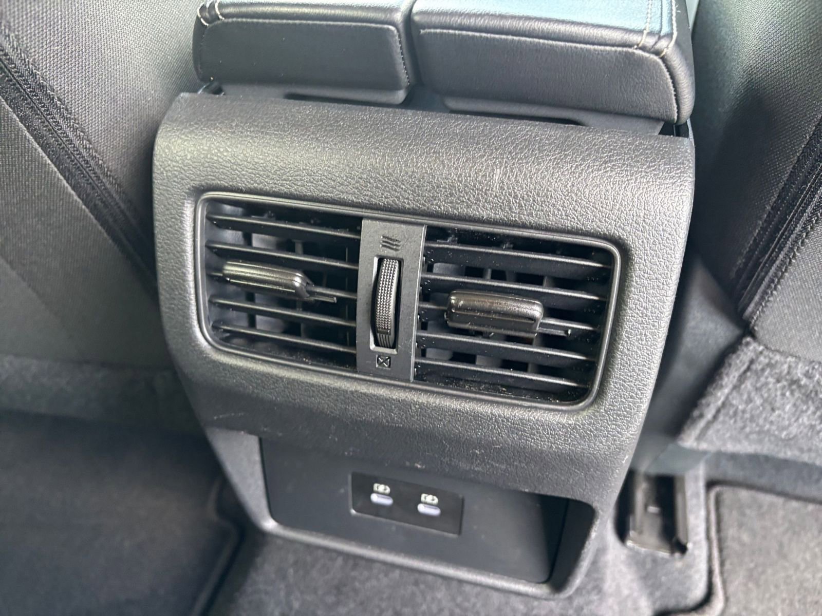 Used 2025 Nissan Rogue SV FWD image 24