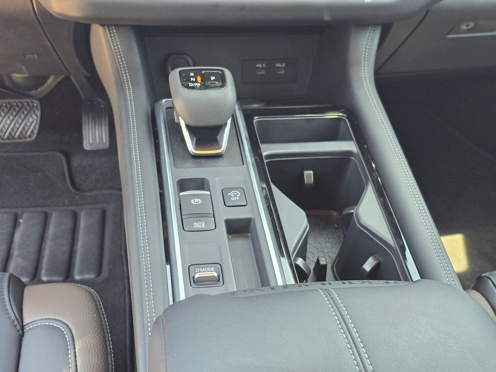 Used 2026 Nissan Pathfinder Platinum w/ Cargo Package FWD image 21