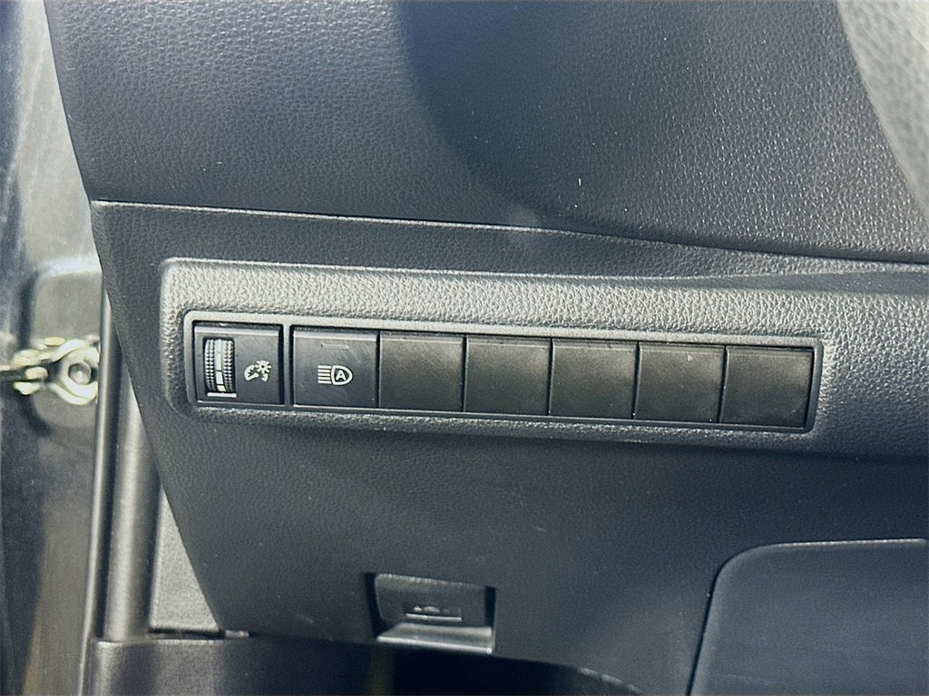 Used 2022 Toyota Corolla LE image 21