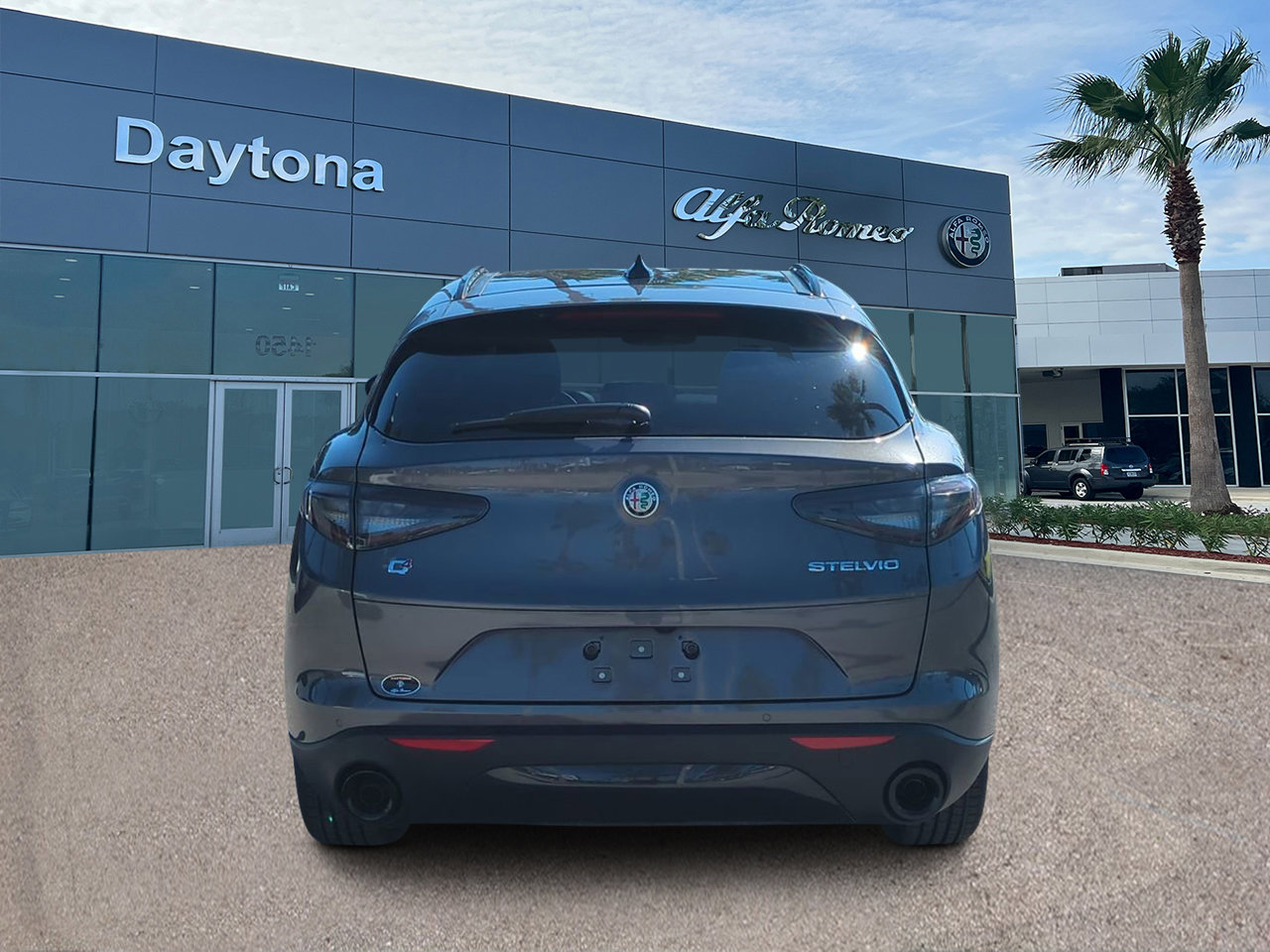 New 2025 Alfa Romeo Stelvio Sprint w/ Convenience Package image 4