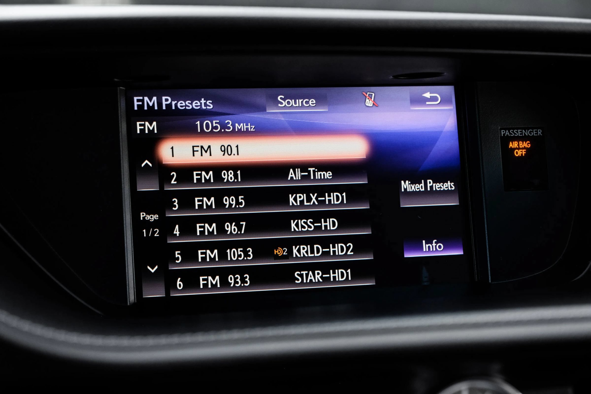 Used 2017 Lexus ES 350 w/ Luxury Package FWD image 36