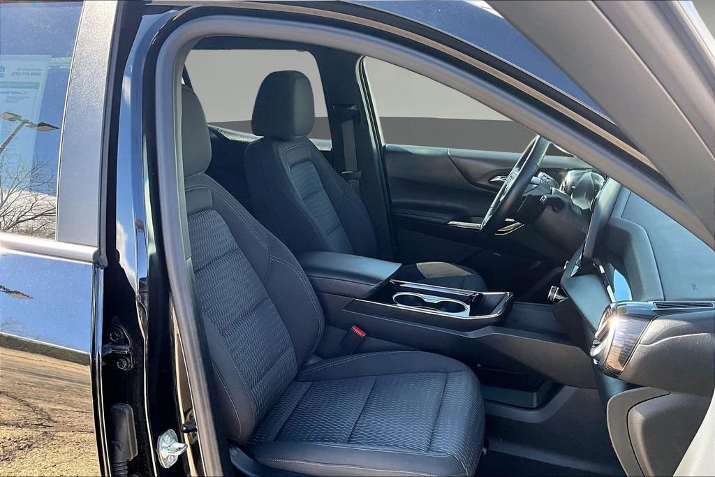 Used 2025 Chevrolet Equinox LT AWD/4WD image 29