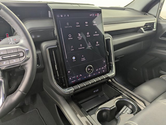Used 2025 GMC Yukon XL Elevation image 14