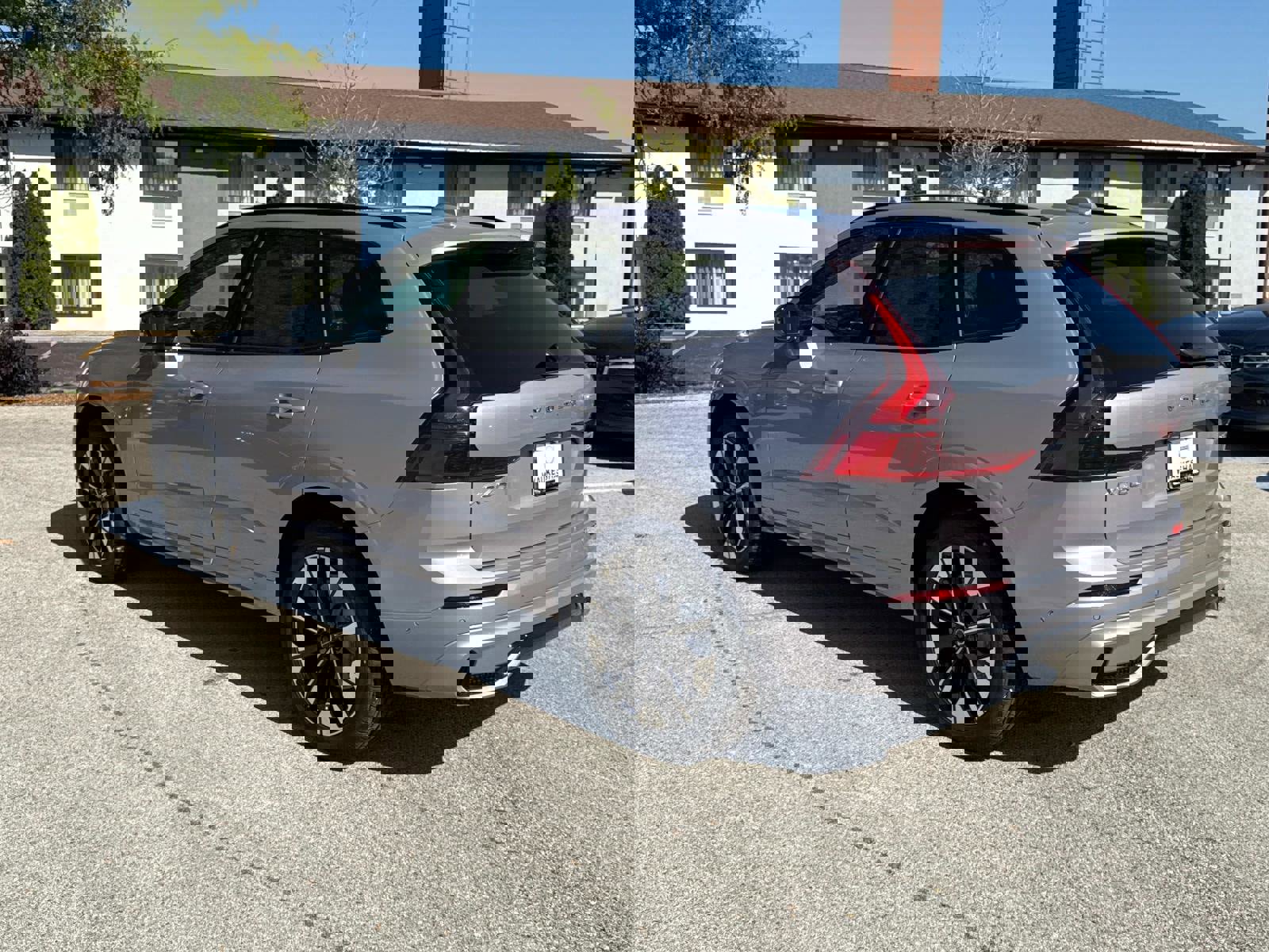 New 2026 Volvo XC60 B5 Plus w/ Climate Package image 7