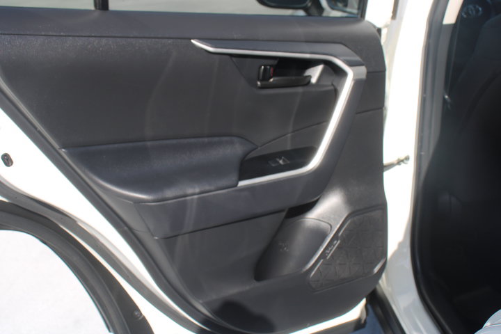 Certified 2025 Toyota RAV4 LE AWD/4WD image 12
