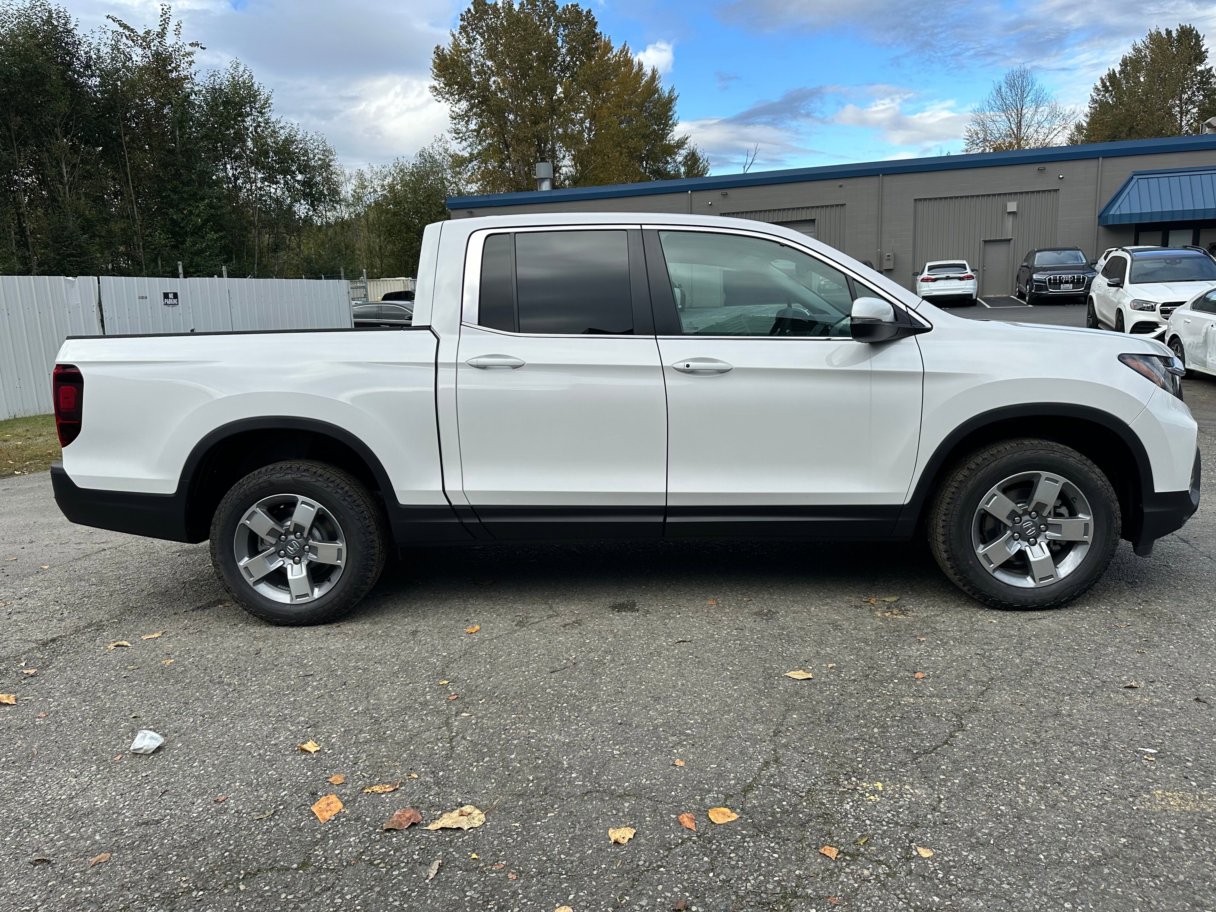 New 2025 Honda Ridgeline RTL image 8
