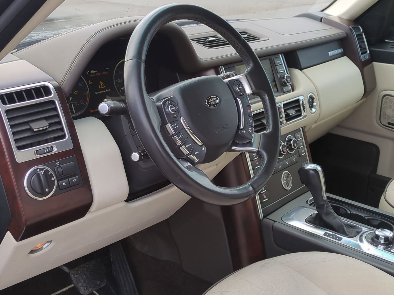 Used 2012 Land Rover Range Rover HSE image 13