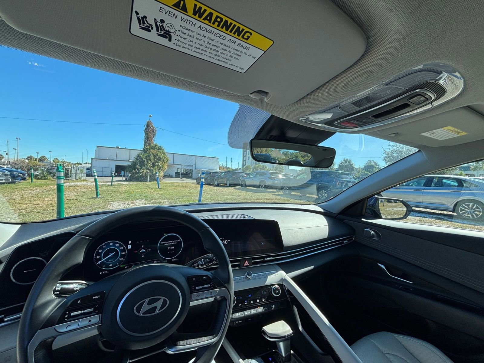 Used 2025 Hyundai Elantra Limited image 33