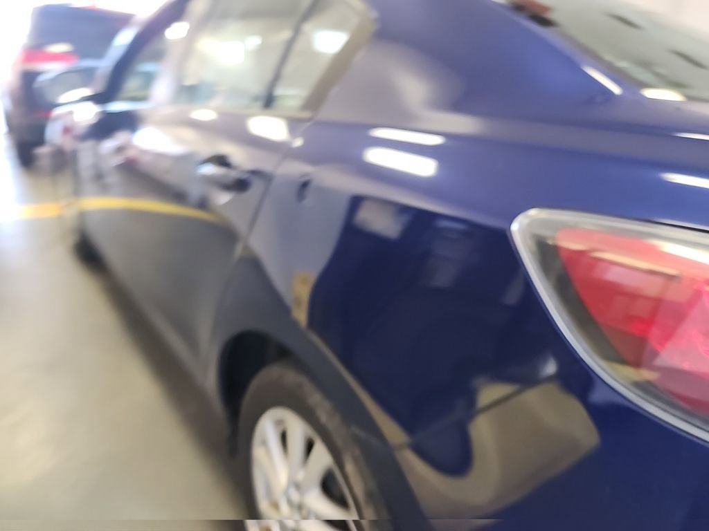 Used 2013 MAZDA MAZDA3 i Touring image 3