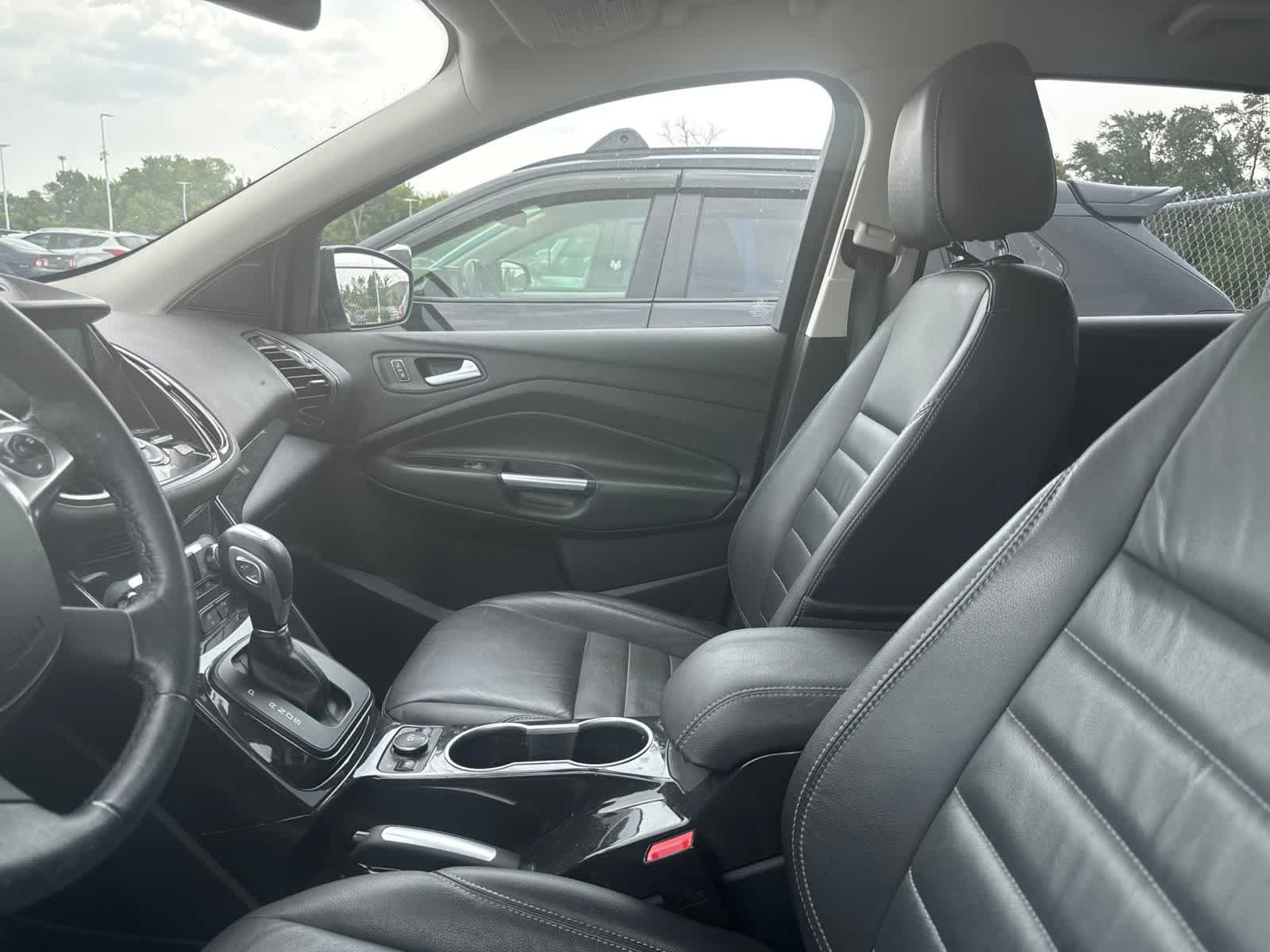 Used 2016 Ford Escape Titanium w/ Equipment Group 301A AWD/4WD image 29