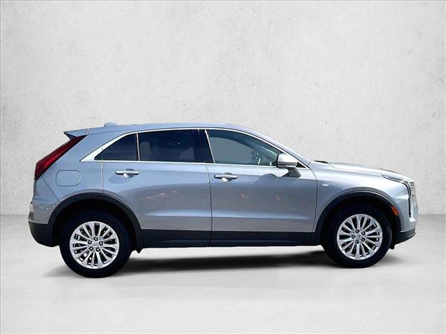 Certified 2024 Cadillac XT4 Luxury w/ Cold Weather Package FWD image 5