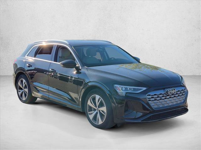 Used 2024 Audi Q8 e-tron Premium Plus AWD/4WD image 3