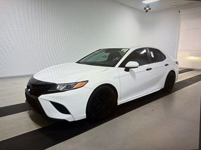 Used 2018 Toyota Camry SE