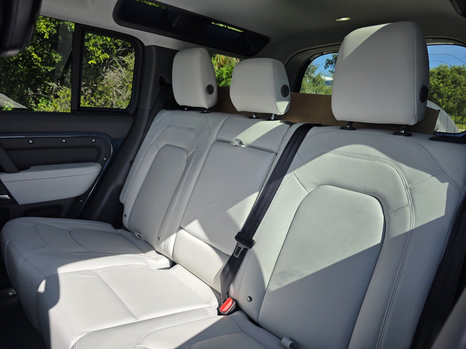 New 2026 Land Rover Defender 110 S AWD/4WD image 13