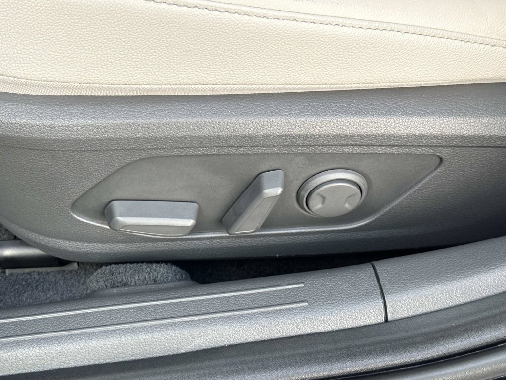Used 2023 Hyundai Sonata Limited FWD image 17