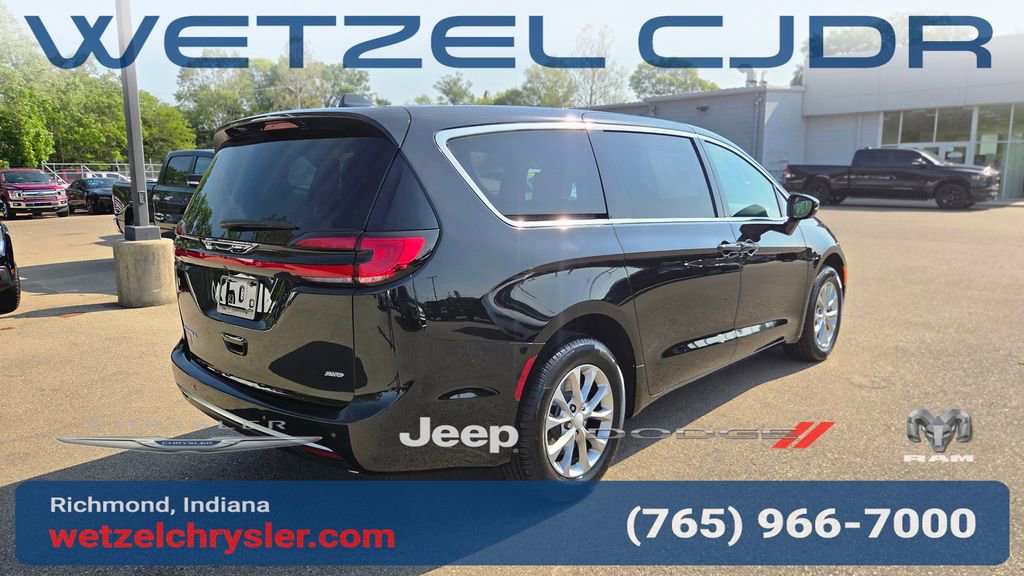 New 2027 Chrysler Pacifica Select AWD/4WD image 7
