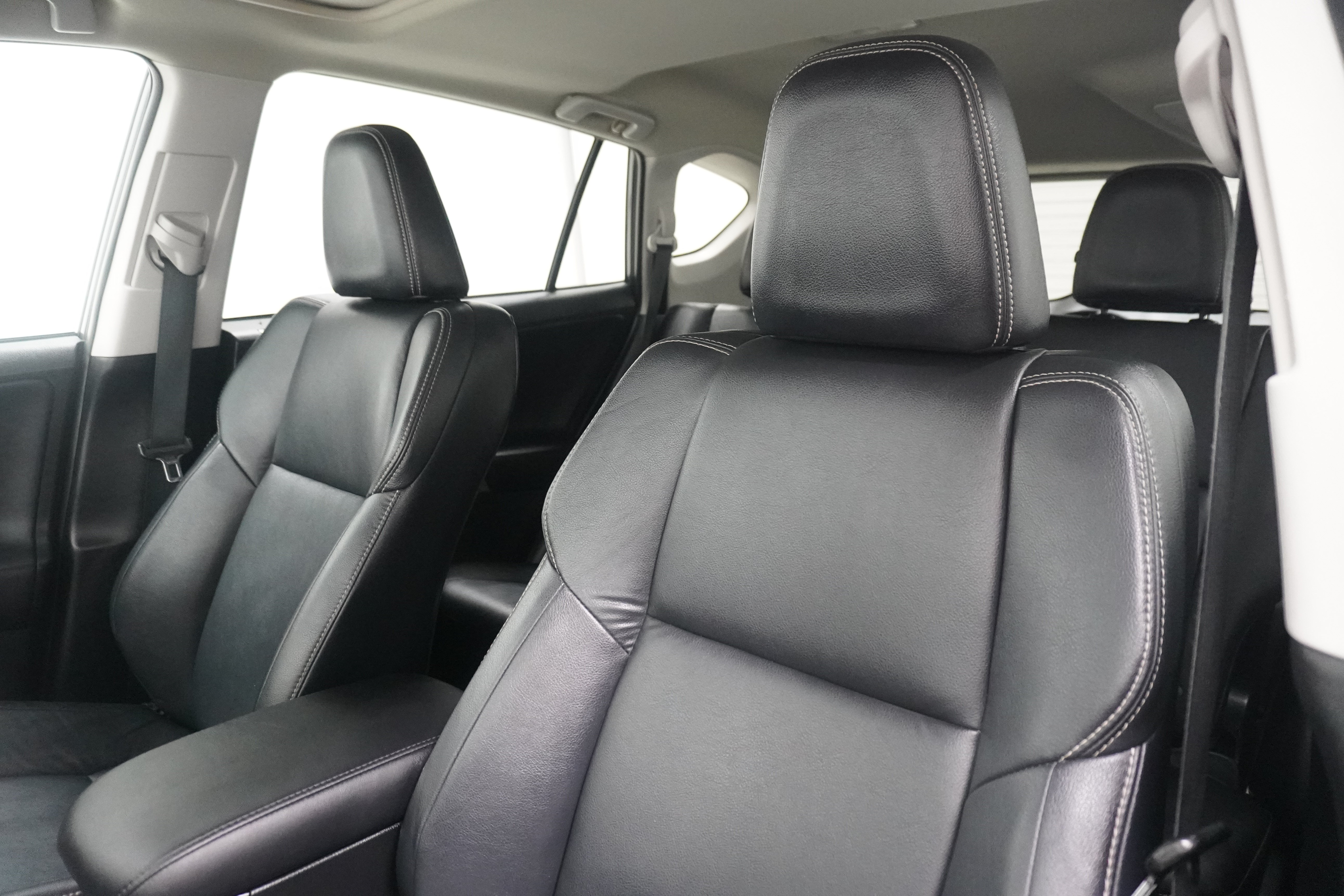 Used 2015 Toyota RAV4 Limited FWD image 10