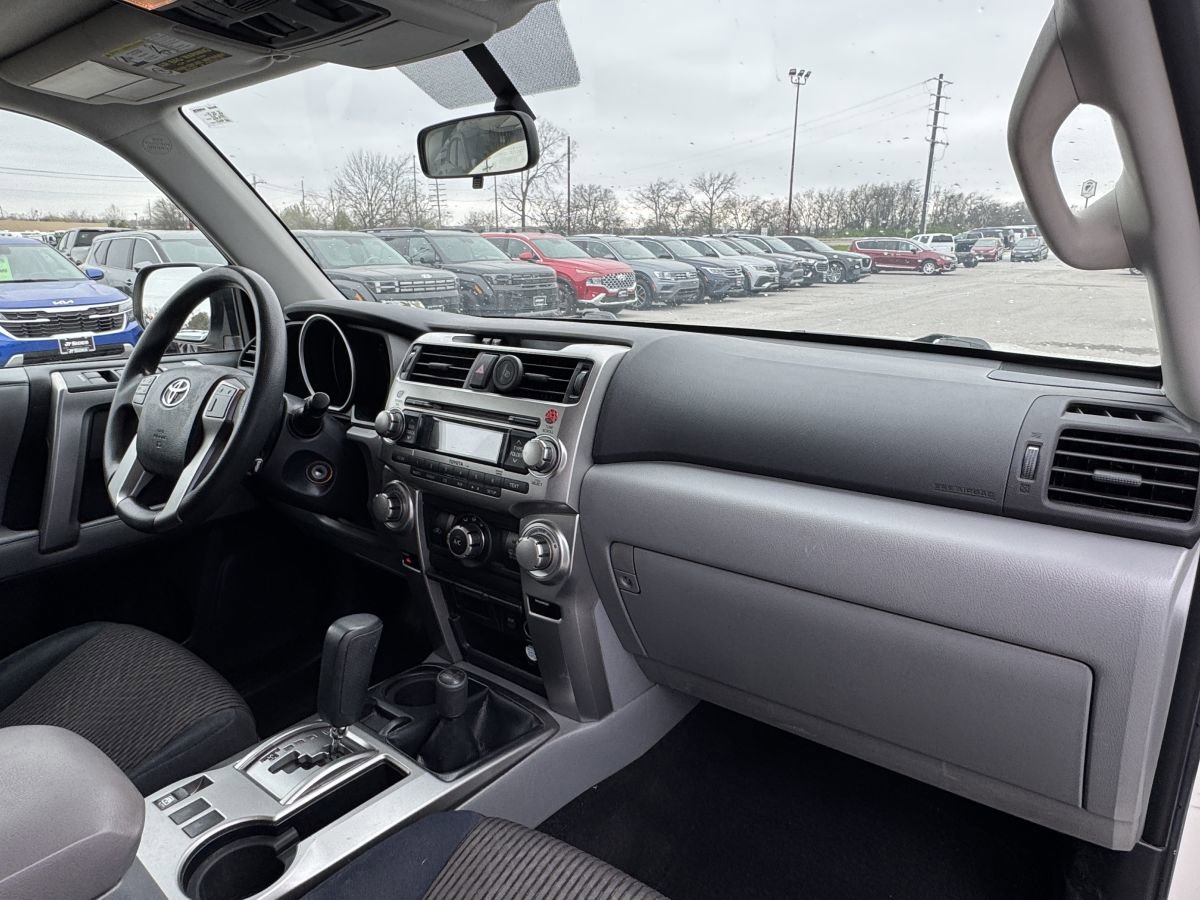 Used 2011 Toyota 4Runner SR5 w/ Convenience Pkg image 10