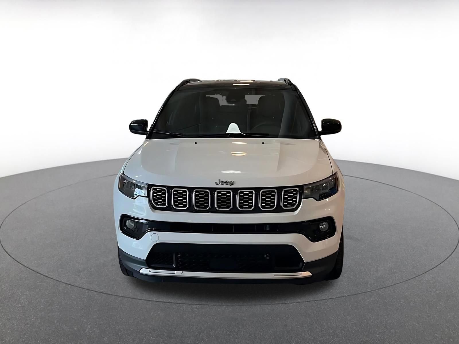 Used 2025 Jeep Compass Limited image 4