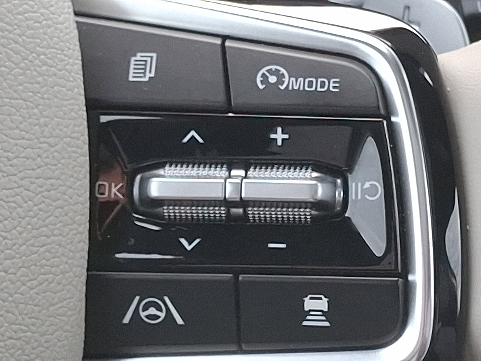 Used 2023 Kia Sorento SX Prestige image 23